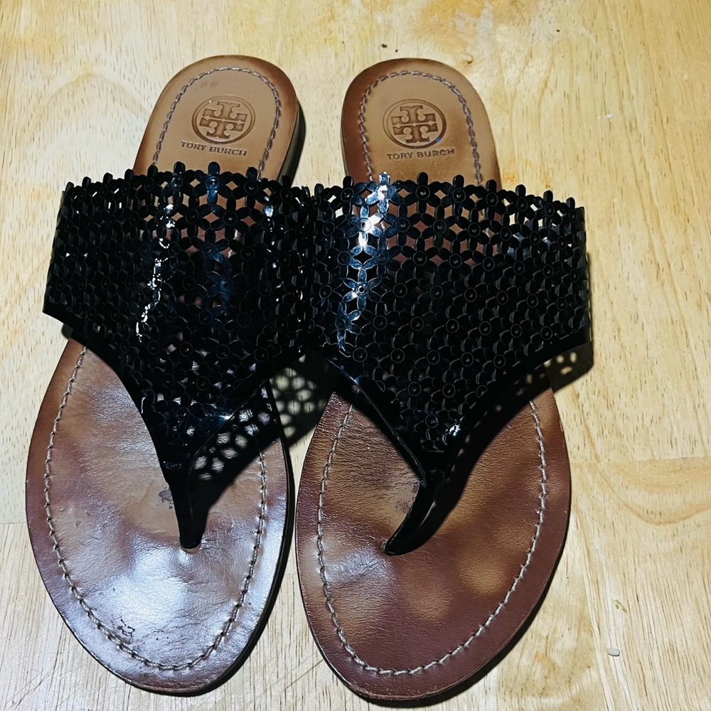 Tory Burch Black Laser-Cut Burch Roselle Daisy Sandals Thong Flat Size 81/2